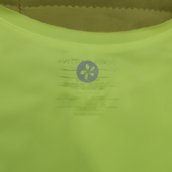 Papaya Green Muscle Tee Crop Top - Picture 4 of 9